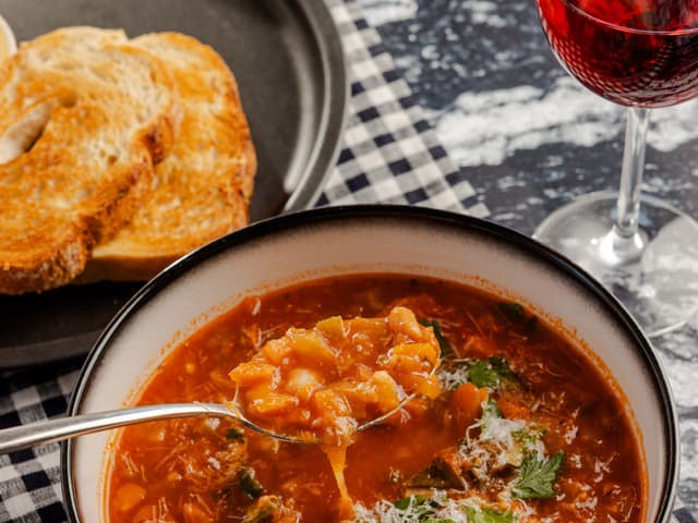 White Bean and Kale Shakshuka