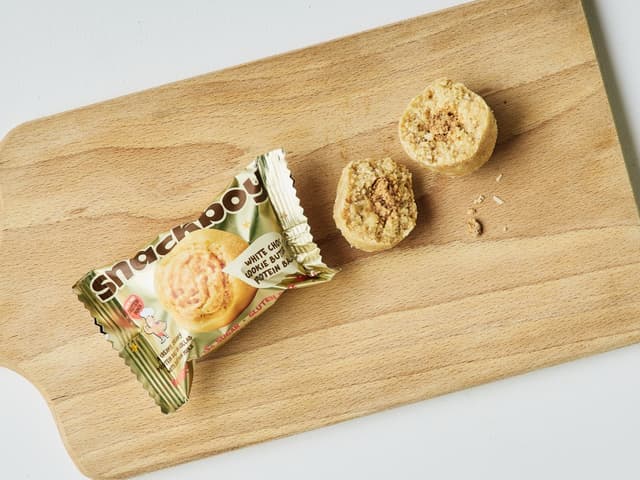 White Chocolate & Cookie Protein Ball