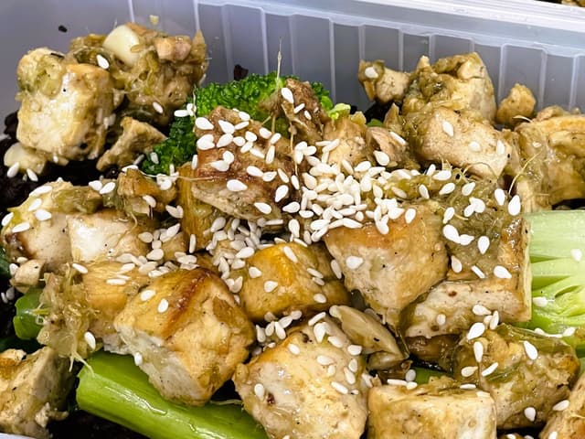 Vegan: Ginger & Shallots Tofu with Black Rice & Greens