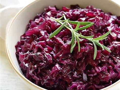 Braised red cabbage