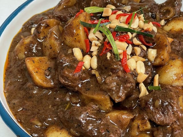 Slow-Cooked Beef Massaman Curry & Rice