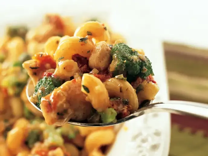 **LOW GLUTEN** Stir-Fried Macaroni, Beans, Broccoli & Pecorino Cheese