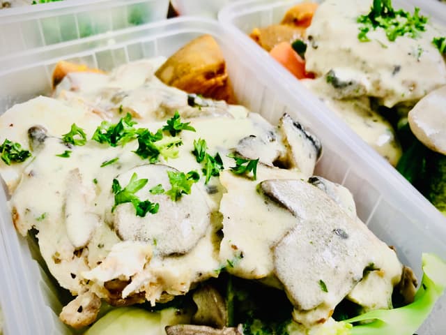 Chicken Stroganoff Complete Meal Regular