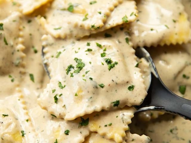 CHICKEN RAVIOLI BOLOGNAISE