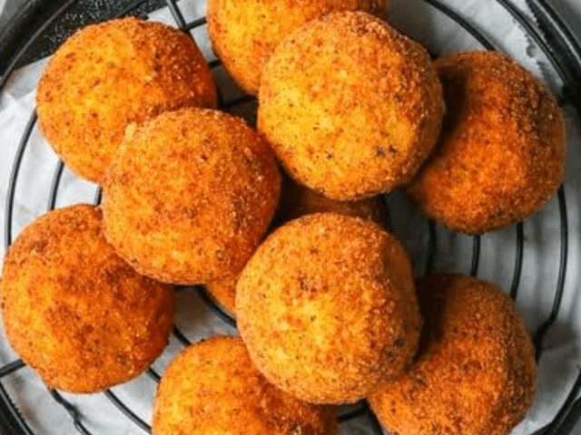 Arancini - Sun dried tomato and Pesto Mayo