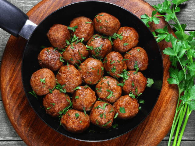 Classic Meatballs w/ Mac & Cheese