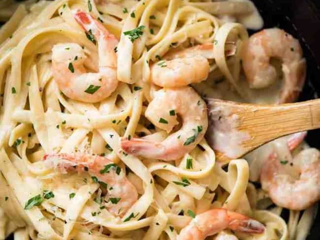 Garlic Prawn Fettuccine
