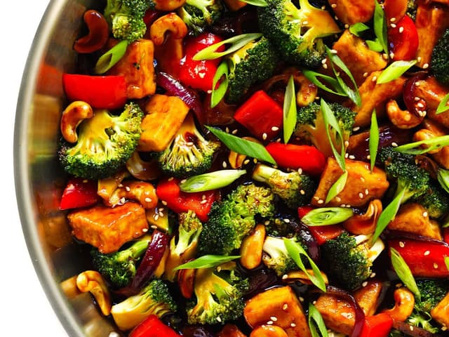 TOFU CASHEW STIR FRY