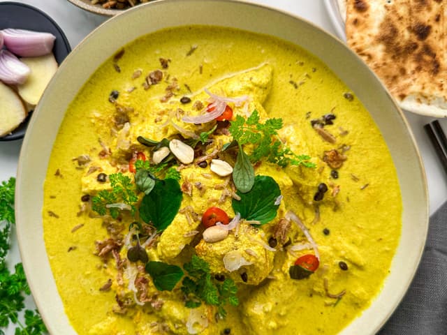 Chicken and Bamboo Shoot Yellow Curry