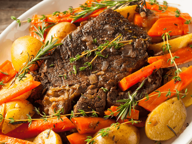 Slow-Cooked Beef Pot Roast w/ Mash (250g)