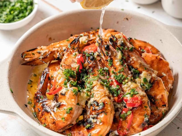 GARLIC + HERB PRAWNS