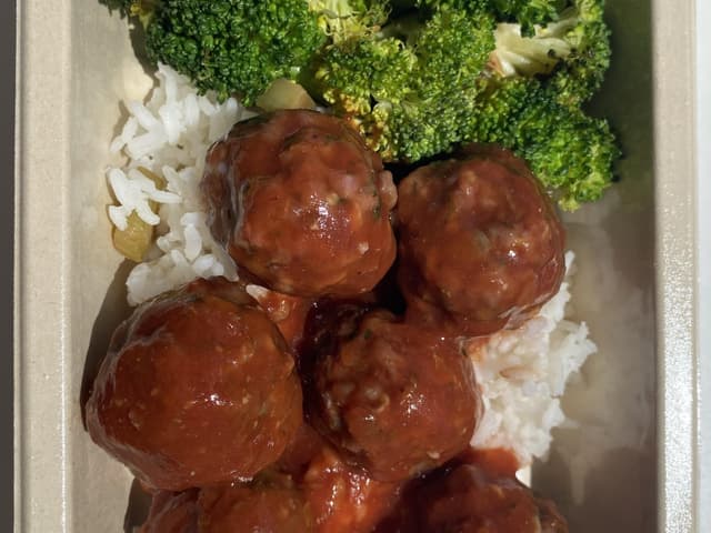 Meatballs and Rice 630 Cals