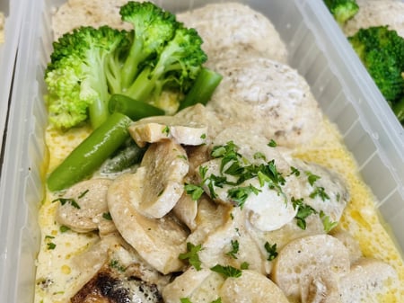 FROZEN: Chicken Stroganoff with Cauliflower Mash KETO