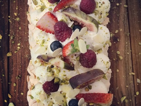 Peach and Blackberry Pavlova Roulade