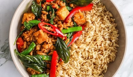 "Pad Krapao" Classic Thai chilli basil plant based minced chicken