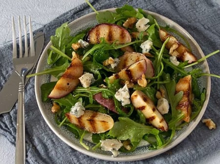 Peach, rocket and Hazelnut salad