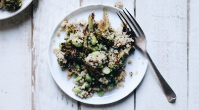 Sweet sesame, broccoli and edamame with quinoa (vegan)