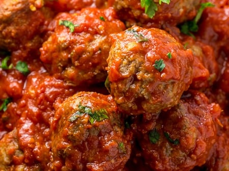 Italian Meatballs in Napoli Sauce with mash and vegetables