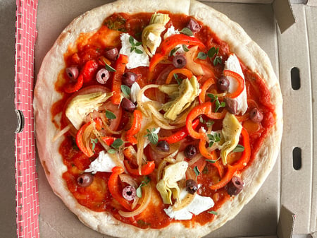 Artichoke, olives, peppers Pizza, Byron bay mozzarella, chilli & oregano oil