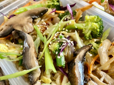 Gourmet Special: Stir-fry Chicken & Vegetables with Low Carb Noodles KETO