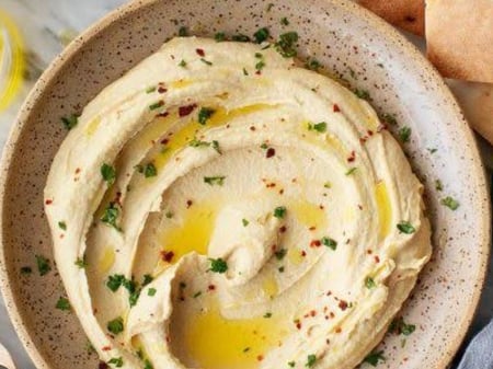 Hummus ( chickpea dip)