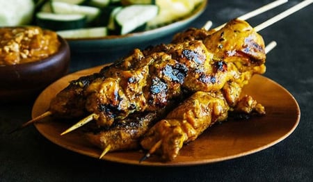 satay chicken skewers w satay sauce (18)