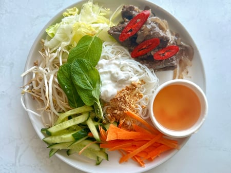 Bo Buong Beef Fillet Noodle Salad