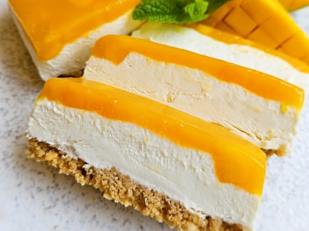 QLD MANGO & COCONUT FROZEN CHEESCAKE, MACADAMIA CRUMB