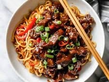 Chilli beef noodles