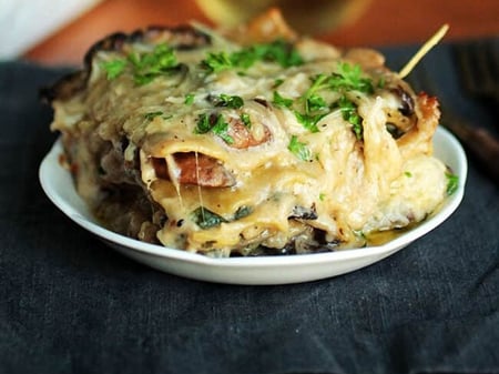 Mushroom spinach ricotta lasagne