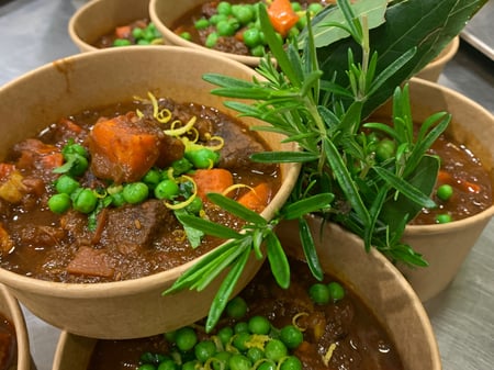 BEEF CASSEROLE ⍹ RED WINE & CARAMELISED ONION