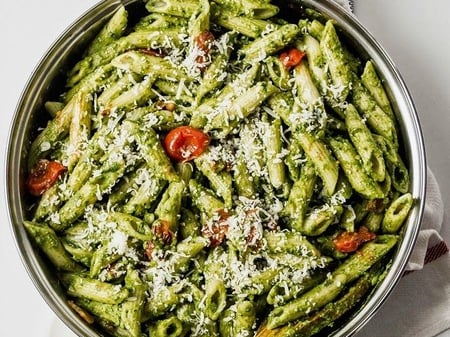 Basil Pesto Chicken & Cherry Tomatoes w/ Penne Pasta