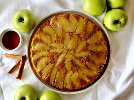 Apple and Honey Cake