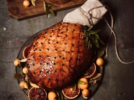 christmas ham on the bone 7-10kg $28kg