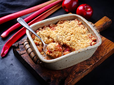 Apple & Rhubarb Crumble