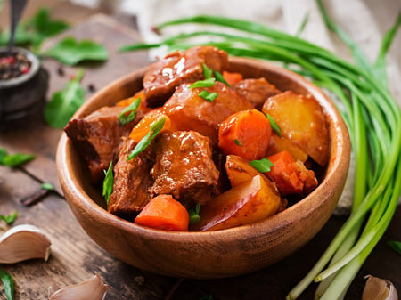 19. 红烧土豆炖牛肉 Braised Beef with Potato