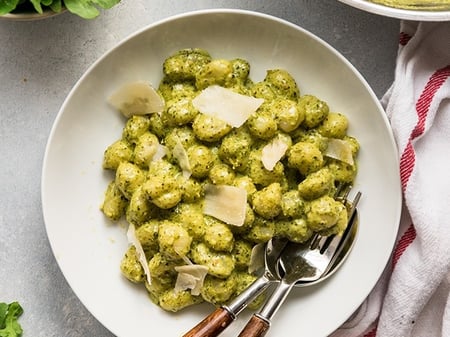 Creamy Gnocci w/Pesto (vegetarian)