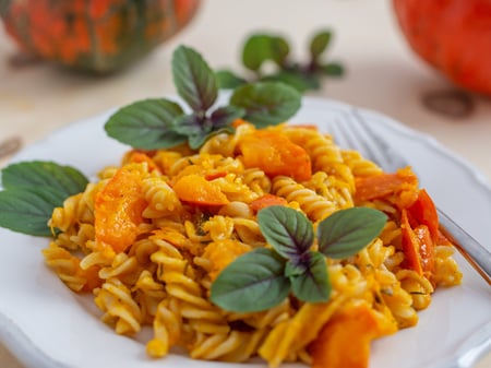 Creamy Pumpkin Pesto Pasta (V)