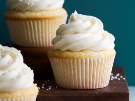 Vanilla Cupcakes | GF - DF - Vegan - Halal