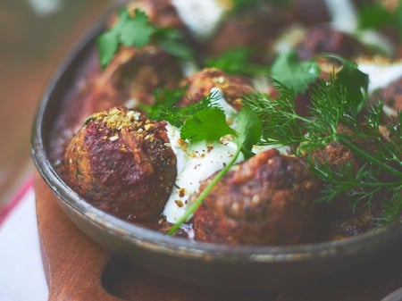 FROZEN CHICKPEA & HALLOUMI MEATLESS BALLS