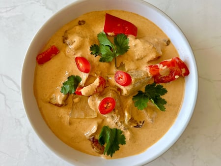 Thai beef massaman curry, potatoes & coriander