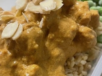 Butter Chicken w/Brown Rice & Peas