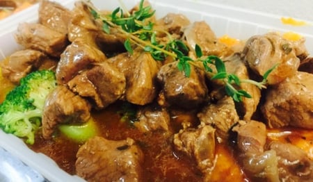 Slow Cooked Gravy Pepper Beef Complete Meal FODMAP