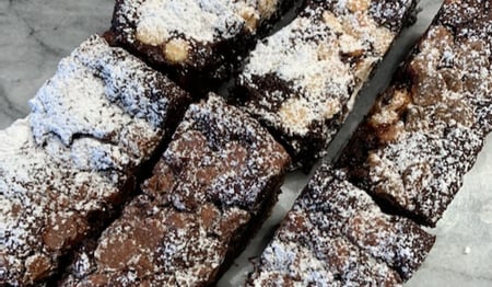 Triple Chocolate Brownie (V, GF) 