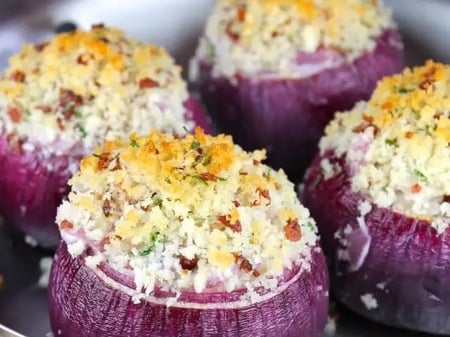 Stuffed red onion with bacon and sourdough parmesan crumb