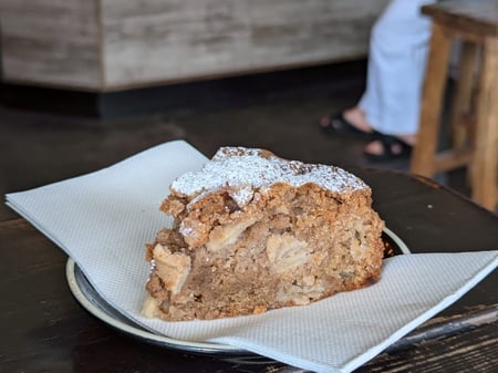 Chunky Apple Cinnamon Cake