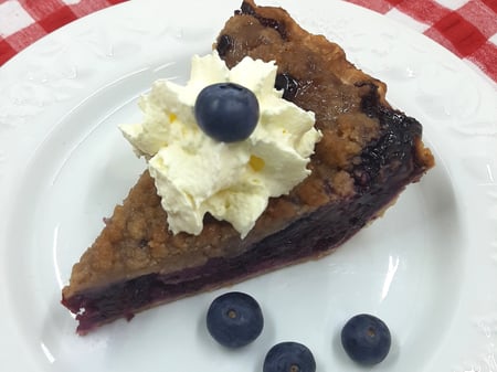 Blueberry Pie with Streusel Topping