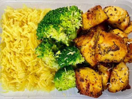 Lean - Lemon Pepper Chicken / Veg & Turmeric Rice