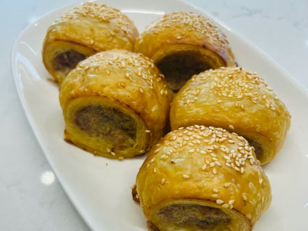 mini chicken basil sausage rolls