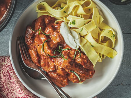 FROZEN FARMHOUSE BEEF STROGANOFF PACKS